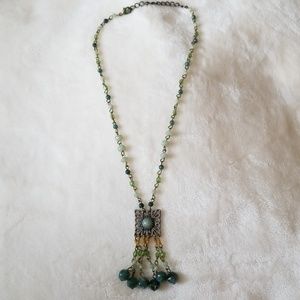 Jade tones beaded necklace